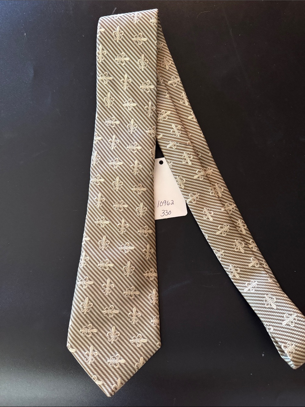 Gitman‎ Brothers Beige and Cream Fleur-de-Lis Silk Tie